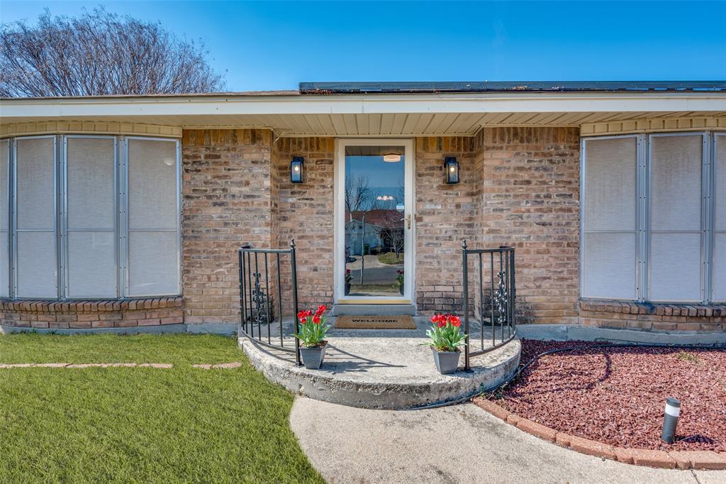 7505 Mapleleaf Drive