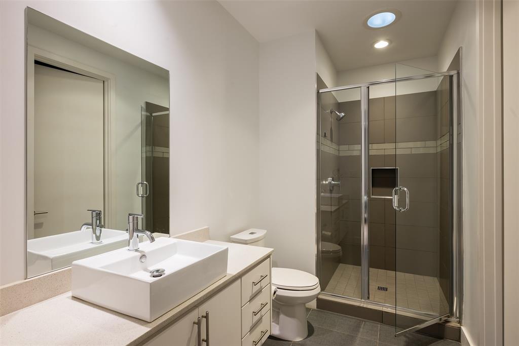 Royal Crest 03 - Residential