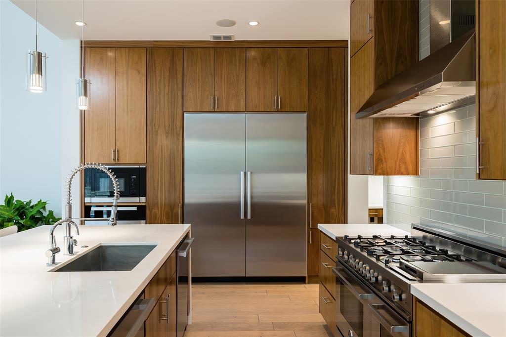 Royal Crest 03 - Residential