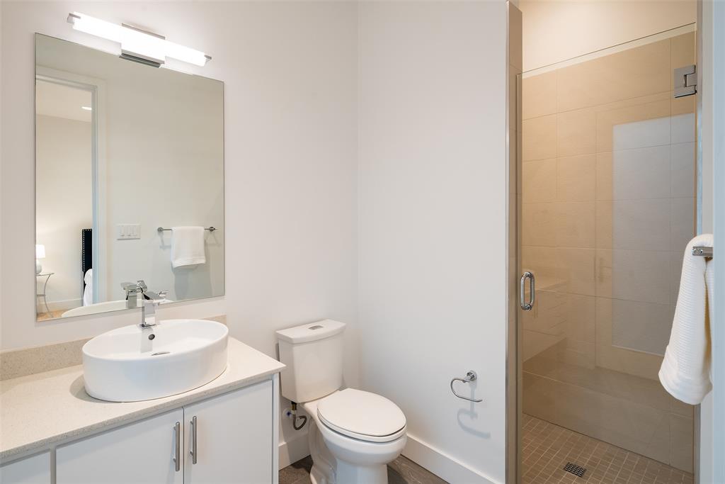 Royal Crest 03 - Residential