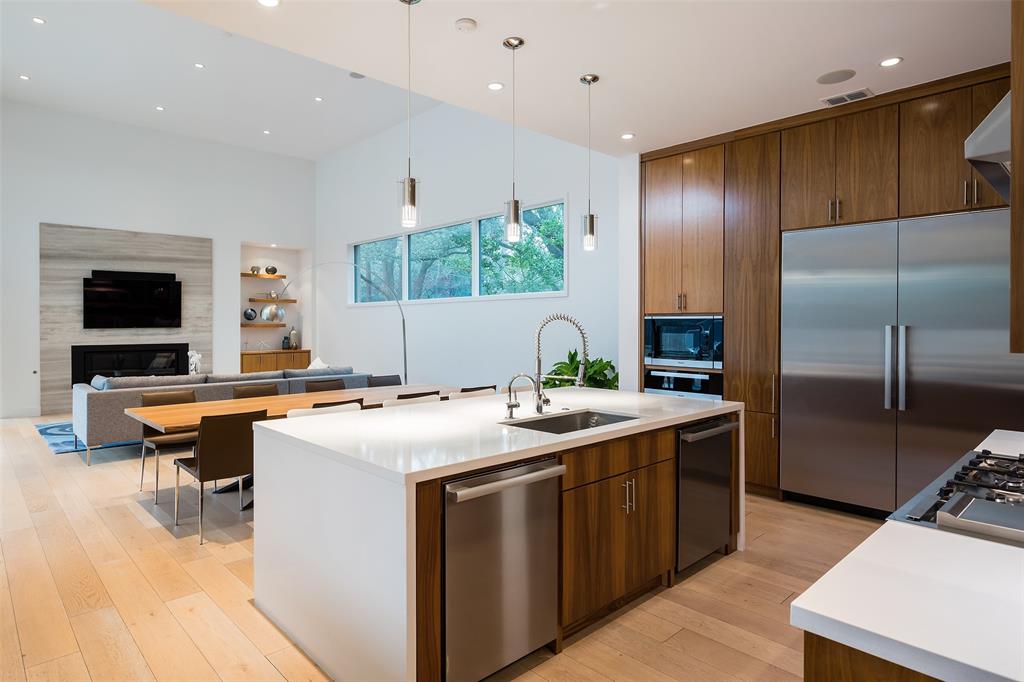 Royal Crest 03 - Residential