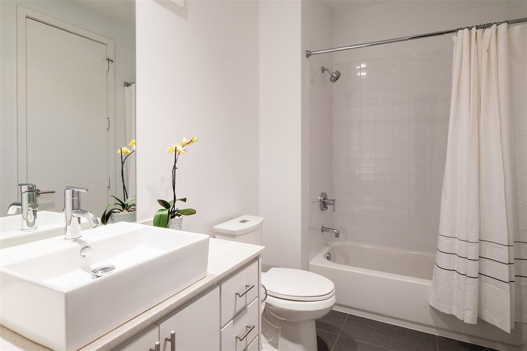 Royal Crest 03 - Residential