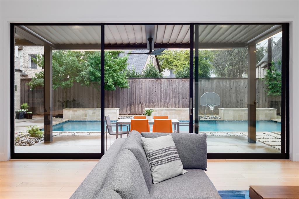 Royal Crest 03 - Residential