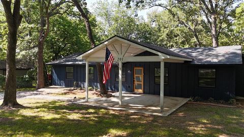 A home in Pottsboro