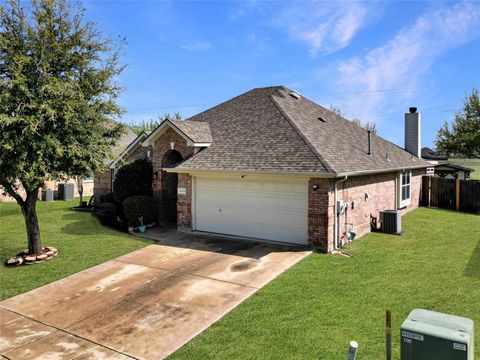5228 Lake Grove Drive Grand Prairie TX 75052