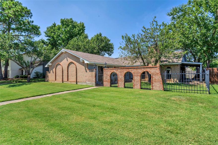 Best-priced opportunity in Southlake under $700K - don't miss this one! Located in an unbeatable setting with walkability to Lake Grapevine, zoned to highly sought-after Carroll Independent School District, and just minutes from Southlake Town Square for premier dining and shopping. 
Inside, you'll find 4 bedrooms and 2 full baths, with a generously sized primary suite featuring a private en suite and walk-in closet. The standout family room with a soaring vaulted ceiling and a striking fireplace delivers the space and character buyers are looking for. The kitchen includes granite counters, an eat-in area, and a light-filled picture window. Bonus features like the climate-controlled garage and attached workroom-storage offers flexibility for hobbies, projects, or additional storage - features rarely found at this price point. 
Opportunities like this in Southlake - especially under $700K - are limited!