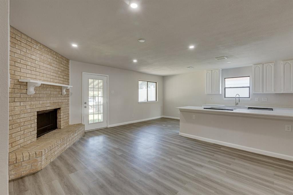 1006 Sleepy Hollow Drive