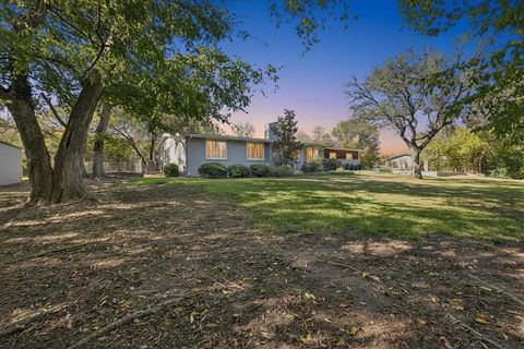 204 Vanshire Road E Lakeside TX 76108
