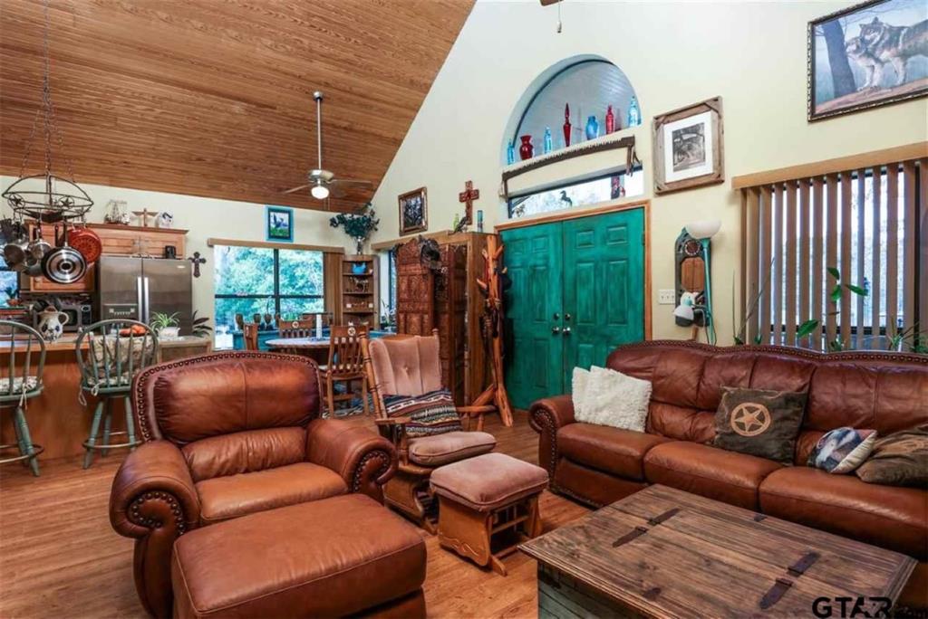 MOJAR(LOVE & ALLEN - Residential