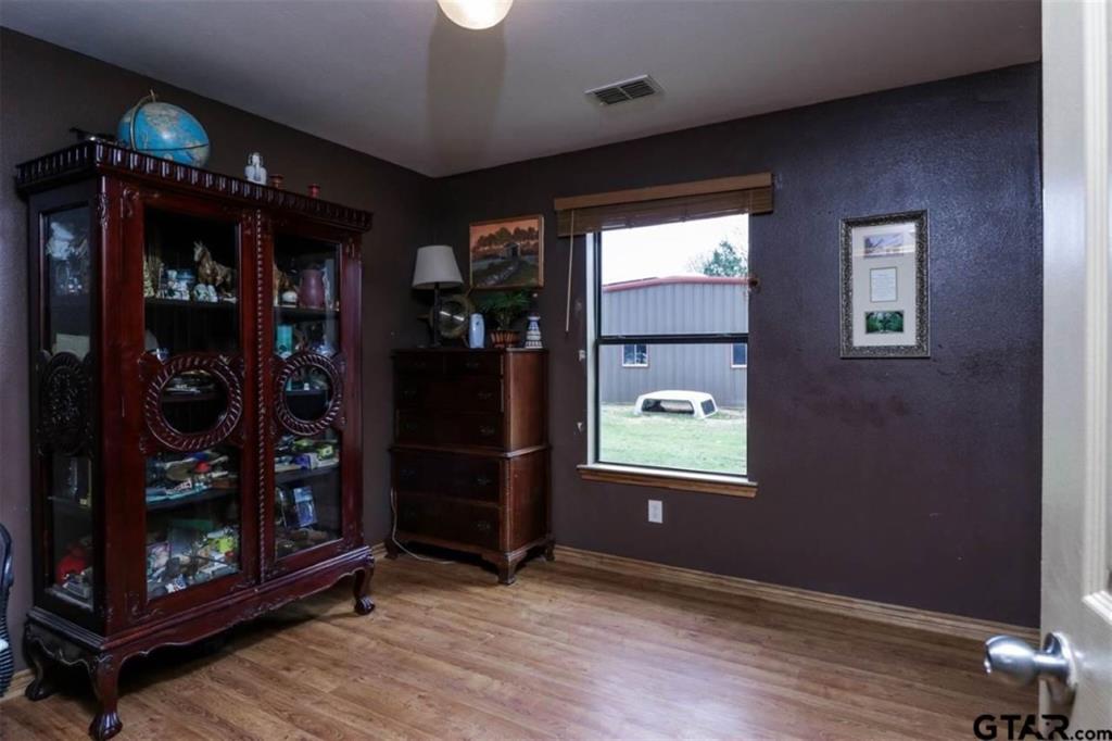 MOJAR(LOVE & ALLEN - Residential