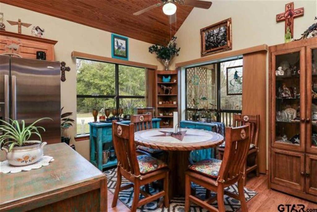 MOJAR(LOVE & ALLEN - Residential