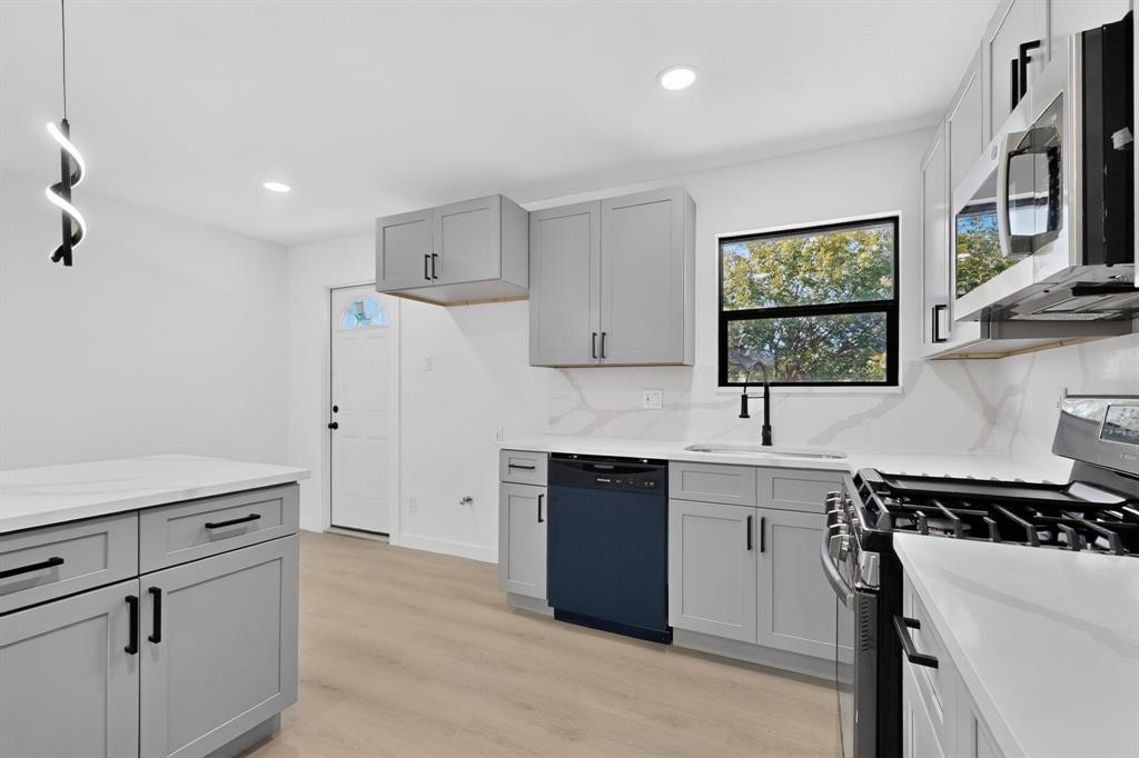 3605 Edgebrook Drive
