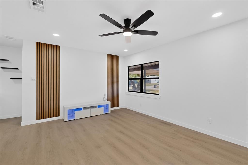 3605 Edgebrook Drive