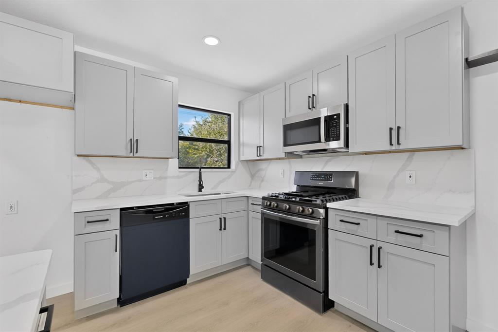 3605 Edgebrook Drive