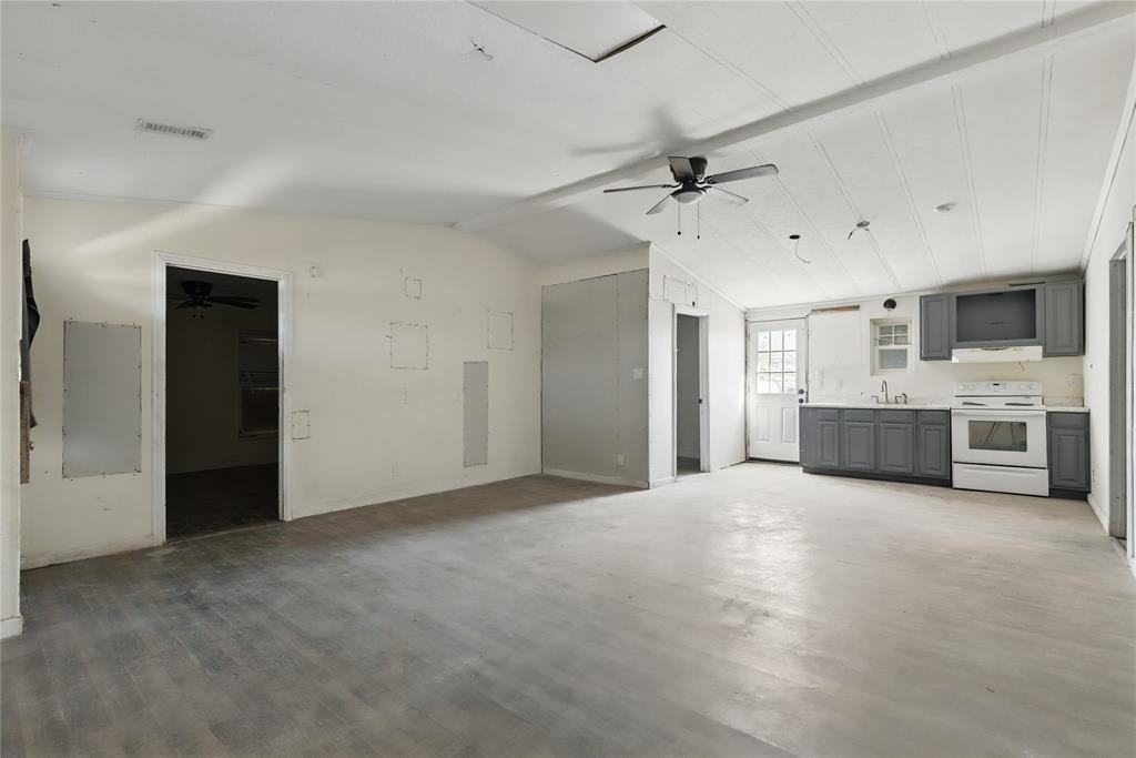 8963 Adams Circle