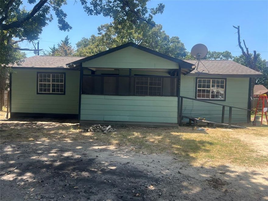 Bring your boat and all the Lake fun! This 3 bd- 2ba property is located just minutes away from Lake Tawakoni in the Cherokee Cove Estates Addition. This place would make a perfect lake house, starter home, or Air-bnb. Bring your ideas and make this place your own.