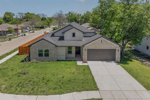 Photo of 501 Pemberton Drive, White Settlement, TX 76108 (MLS # 21233239)