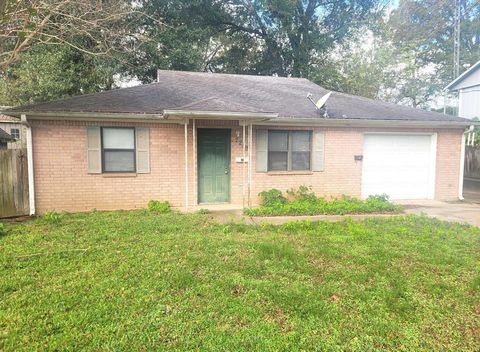 2219 Glenview Avenue Tyler TX 75701