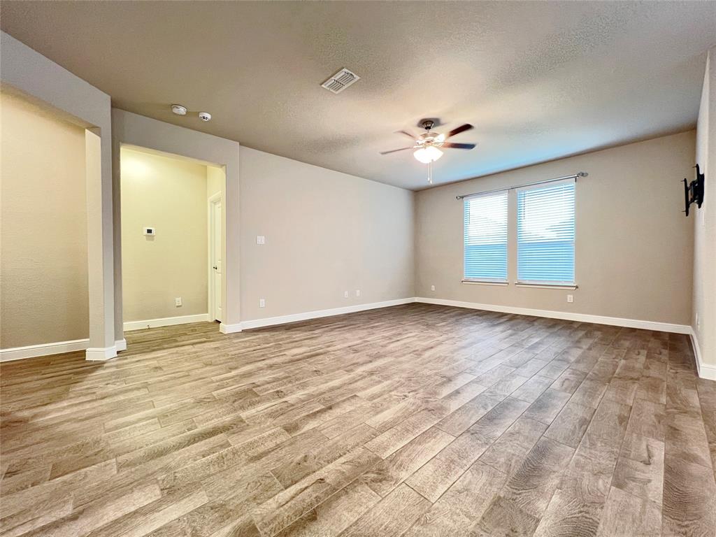 Trails-Elizabeth Crk Ph 4 - Residential Lease