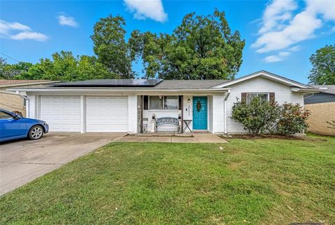 2903 E Mitchell Street Arlington TX 76010