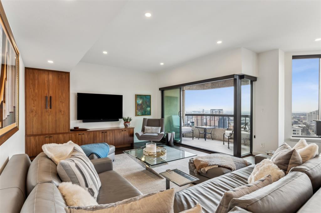 3030 Mckinney Avenue 2305