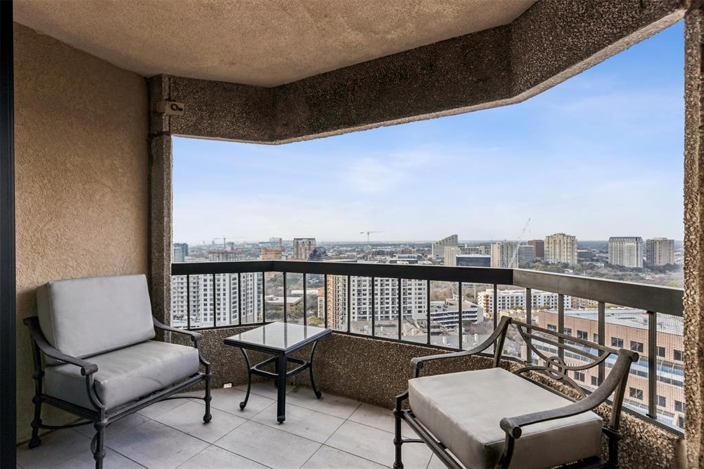 3030 Mckinney Avenue 2305