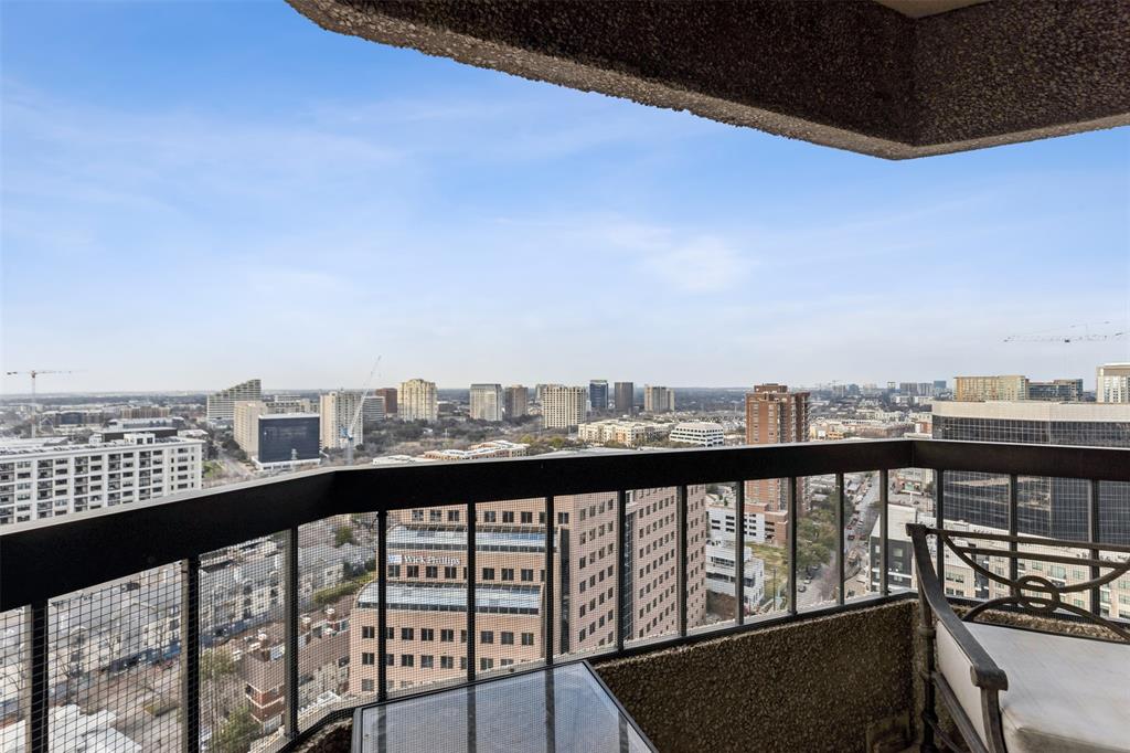3030 Mckinney Avenue 2305