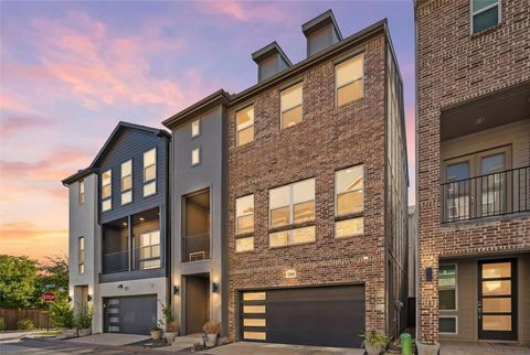 Photo of 2646 Carolwood Lane, Dallas, TX 75212 (MLS # 21311566)