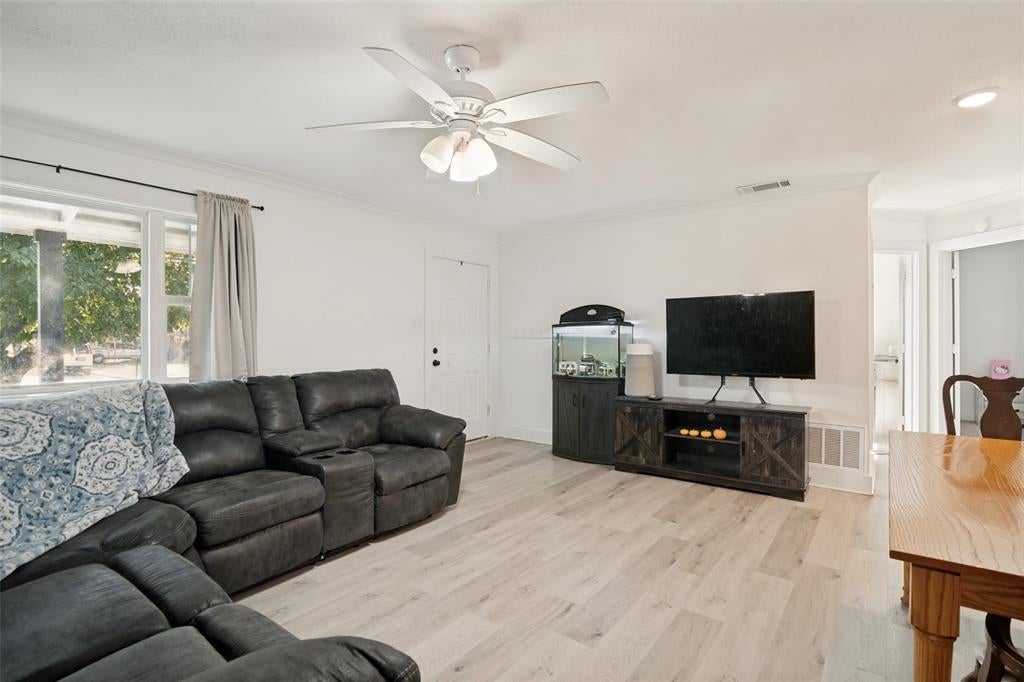 2506 Johnson Circle