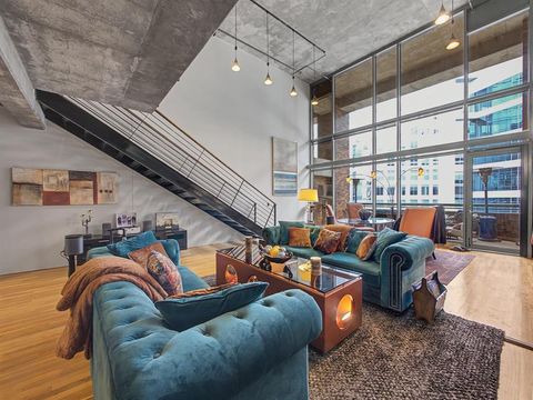 Photo of 1999 Mckinney Avenue #1204, Dallas, TX 75201 (MLS # 21196492)