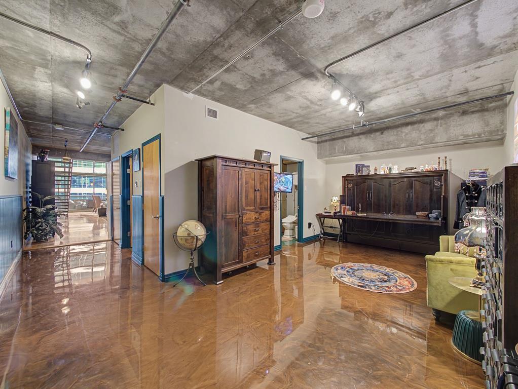 1999 Mckinney Avenue 1204