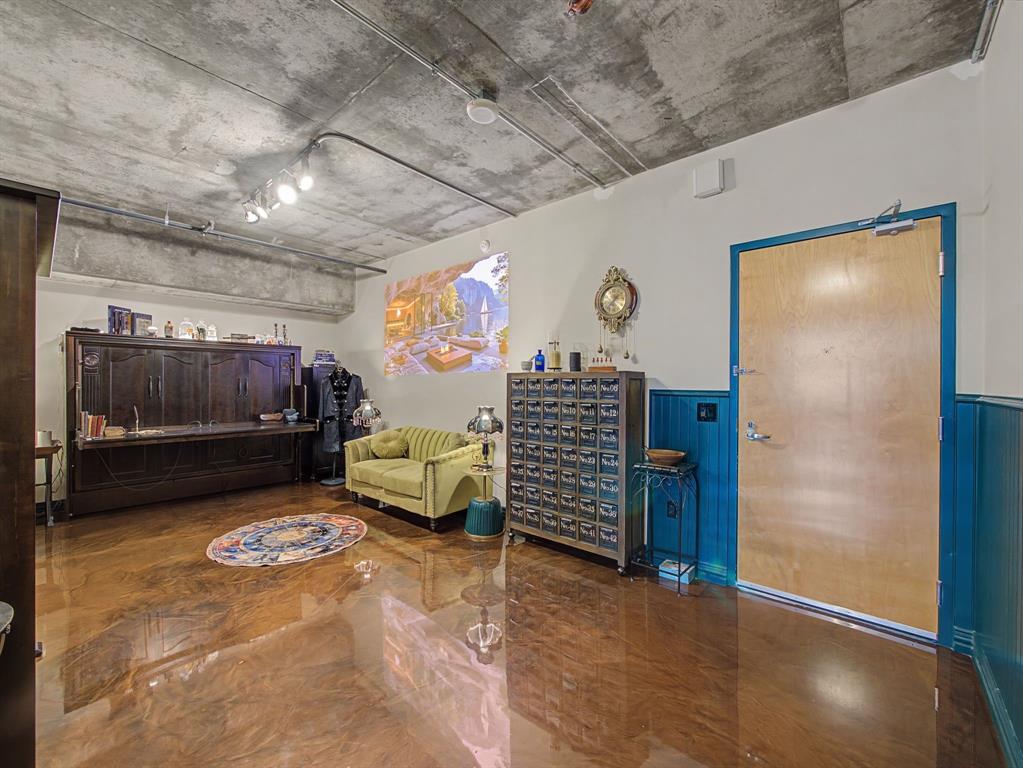 1999 Mckinney Avenue 1204