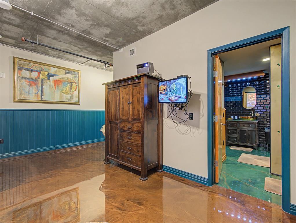 1999 Mckinney Avenue 1204