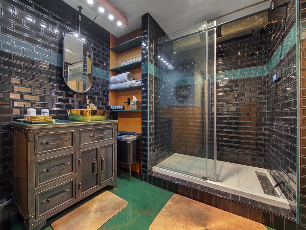 1999 Mckinney Avenue 1204