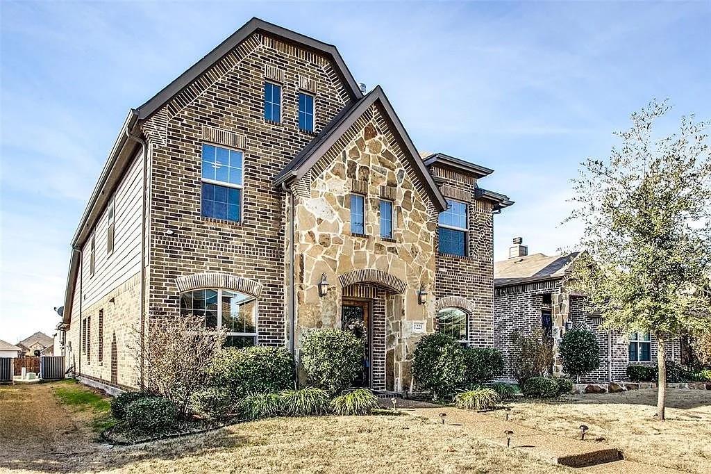 1225 Sweetgum Drive
