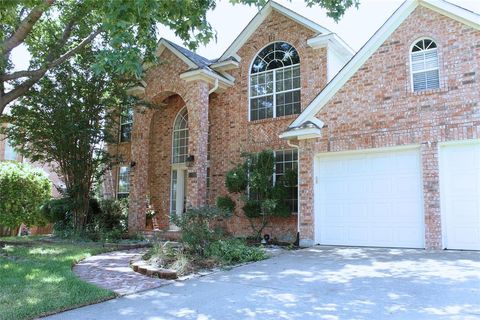 Photo of 2719 Hidden Lake Drive, Grapevine, TX 76051 (MLS # 21215747)