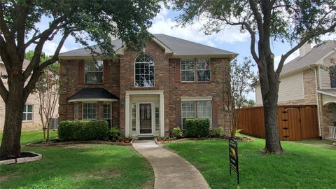 Photo of 2424 Hunters Run Drive, Plano, TX 75025 (MLS # 21335760)