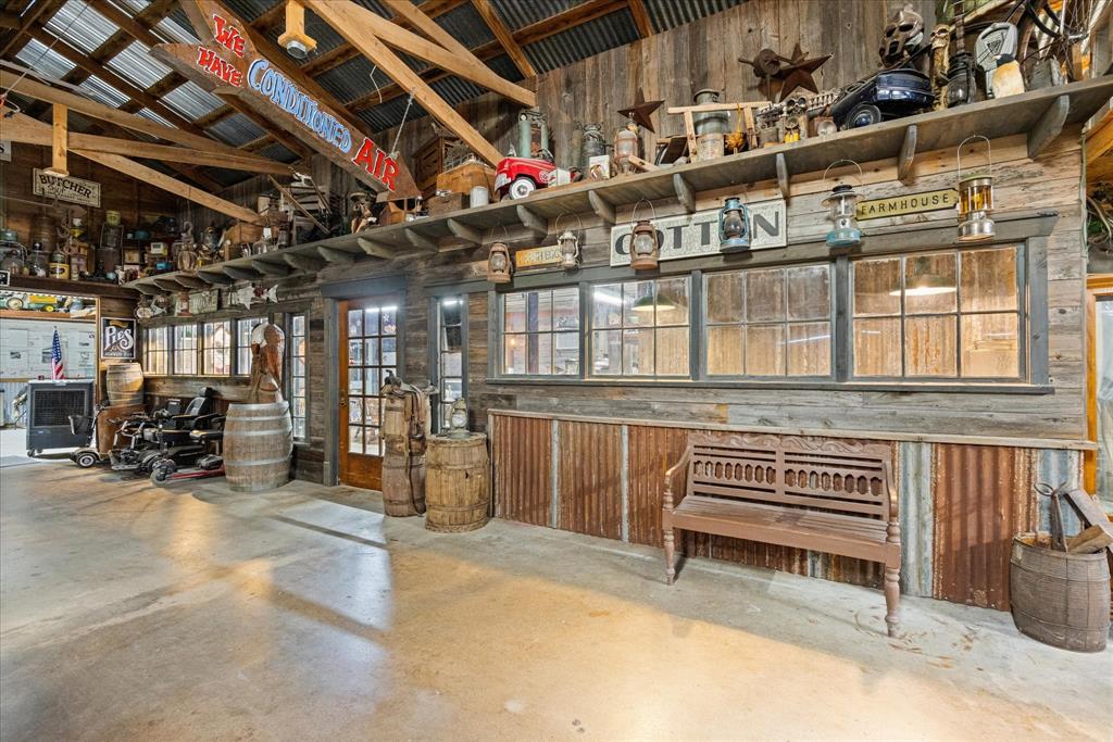 FRY BARLETT - Commercial Sale