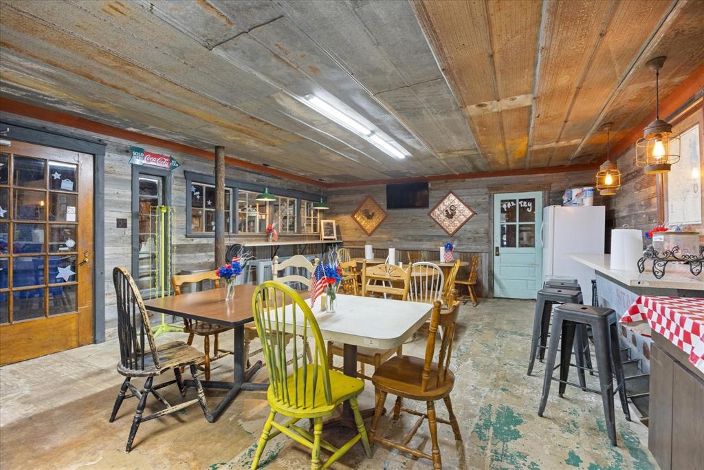 FRY BARLETT - Commercial Sale