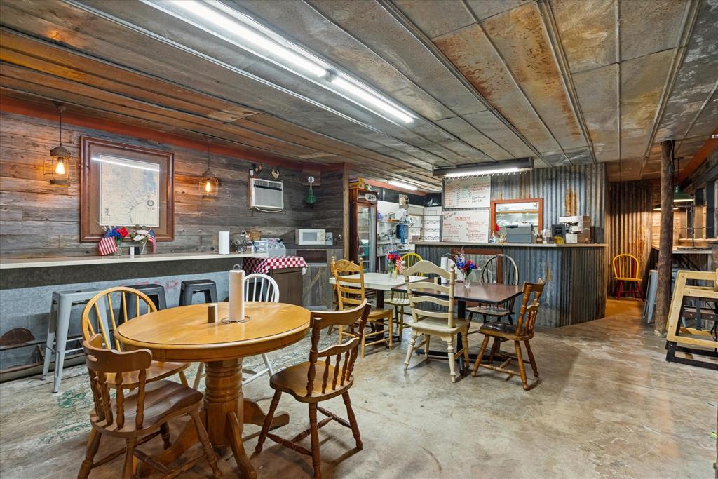 FRY BARLETT - Commercial Sale