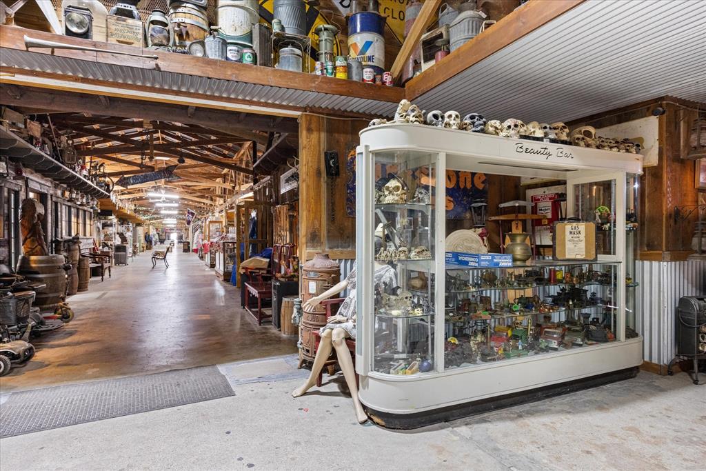 FRY BARLETT - Commercial Sale