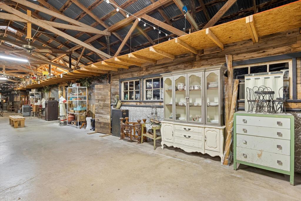 FRY BARLETT - Commercial Sale