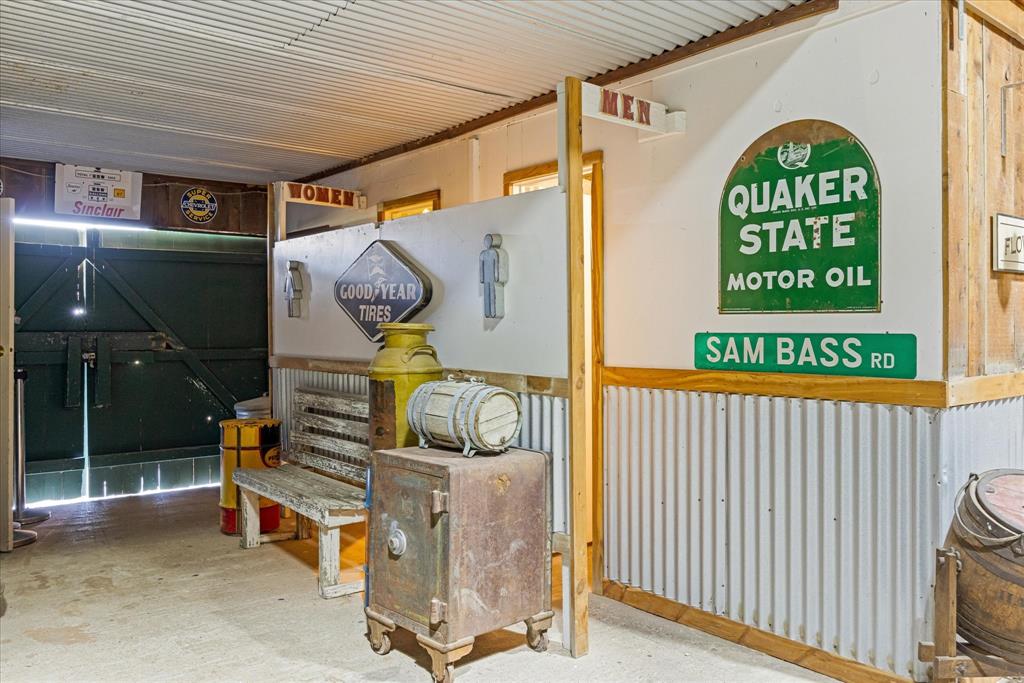 FRY BARLETT - Commercial Sale