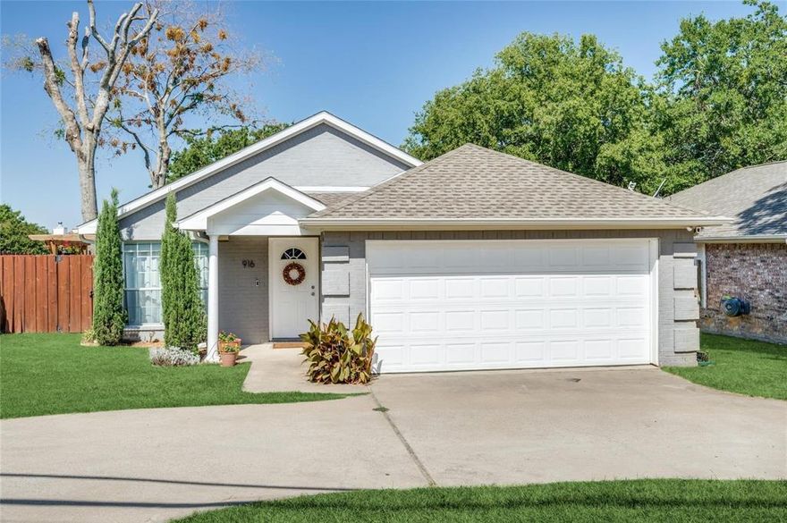 CHARMING MOVE-IN READY HOME WITHIN WALKING DISTANCE FROM THE HISTORIC DOWNTOWN MCKINNEY! You will fall in love with this lovely home with a large backyard with a firepit to hang out on chilly nights! Walk into the spacious living area with luxury vinyl plank flooring, updated kitchen and bathrooms! The full size refrigerator and washer dryer convey with your lease term! Unlimited shopping and dining plus two beautiful, large parks nearby. Finch Park & Towne Lake Park as well as Towne Lake Golf Course for the golf lovers!  A must see home don't want to miss this opportunity to live in highly desirable McKinney!