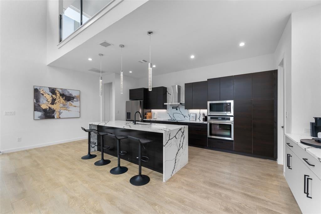 Photo of 3210 Herbert ST, Dallas, TX 75212 (MLS # 21417781)