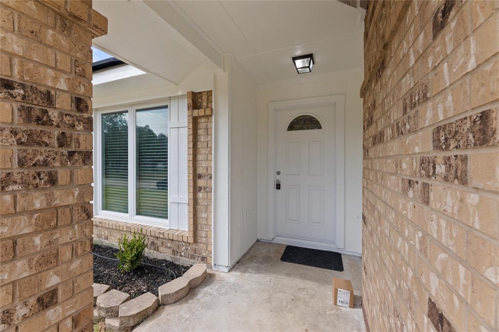 1537 N Valley Parkway