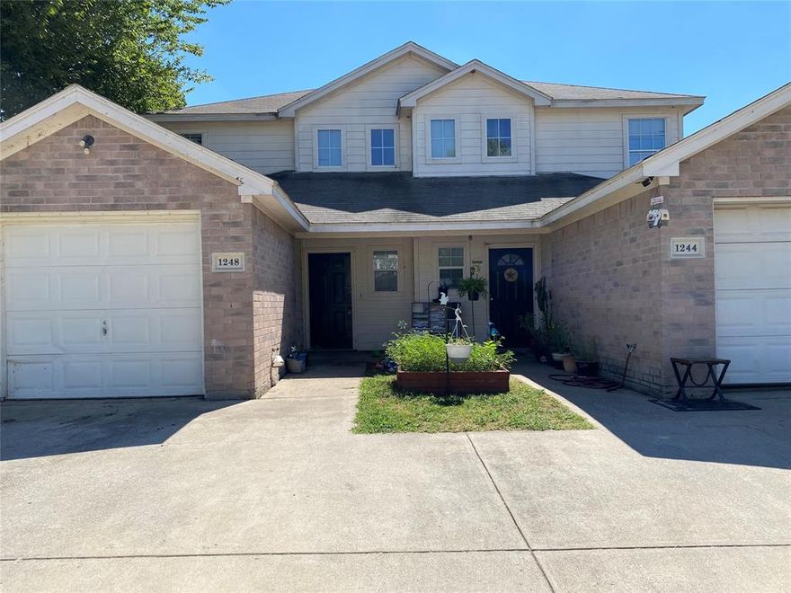 Wow  $ Bedrom,2 bath, 1 car garage for under 200K.  This home does need TLC.  One side of a duplex or you can purchase both sides.