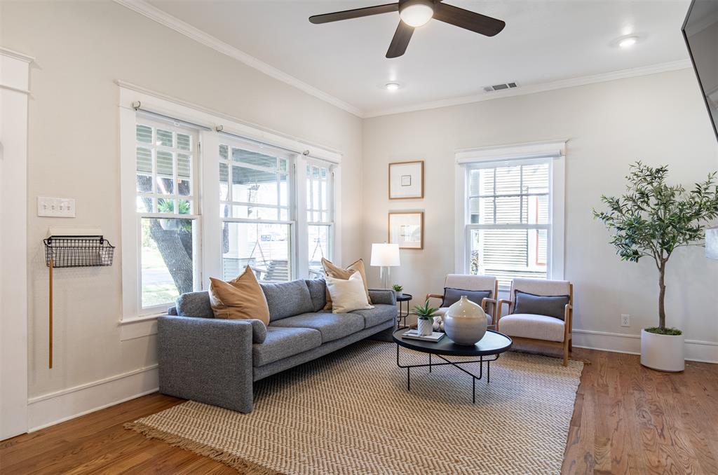 206 S Edgefield Avenue