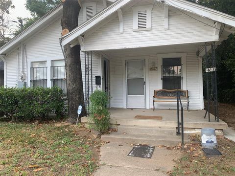 Photo of 2327 Dathe Street, Dallas, TX 75215 (MLS # 21271523)
