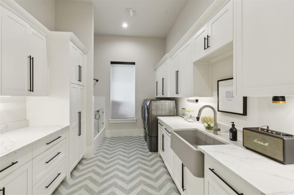 Hidden Creeks Pointe - Residential